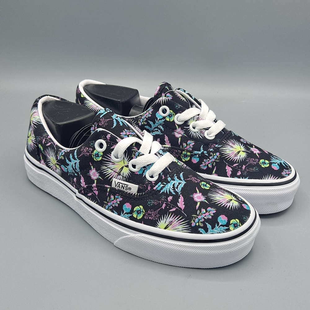 NEW Womens Era Paradise Floral Black True White Sneaker Shoes Size 5